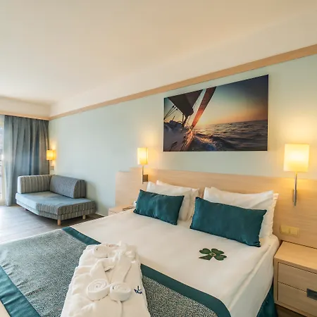 Ośrodek wypoczynkowy La Blanche & 5*
