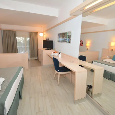 Resort La Blanche & 5*