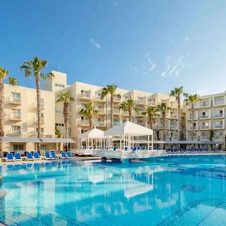 La Blanche & Semesteranläggning (resort) 5*
