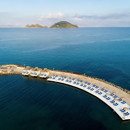 Üdülőközpont La Blanche & 5*