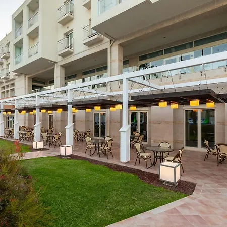 Resort La Blanche & 5*